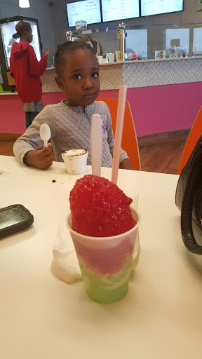 Shopping Mall «Cedar Park Shopping Center», reviews and photos, 207-331 S Cedar Ridge Dr, Duncanville, TX 75116, USA