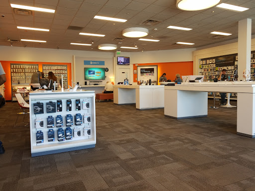 Cell Phone Store «AT&T», reviews and photos, 1809 Reisterstown Rd #130, Pikesville, MD 21208, USA