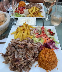 Plats et boissons du Restaurant turc BABYLONE KEBAB - GRILLADES AU FEU DE BOIS à Mèze - n°1