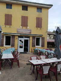 Atmosphère du Bar restaurant L'AUTHENTIQUE à Saint-Martin-Belle-Roche - n°2