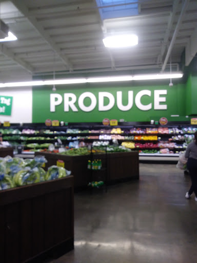 Grocery Store «Food 4 Less», reviews and photos, 4400 Slauson Ave, Maywood, CA 90270, USA