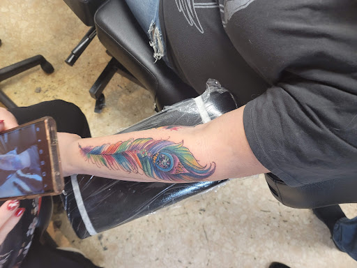 Tattoo Shop «Celtic Crow Tattoo», reviews and photos, 526 Railroad Ave, Clarkesville, GA 30523, USA