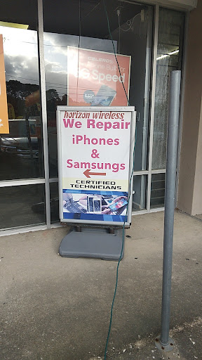 Telecommunications Service Provider «Boost Mobile Store», reviews and photos, 11650 Jones Rd c, Houston, TX 77070, USA