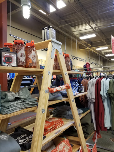 Camping Store «REI», reviews and photos, 1209 E Golf Rd, Schaumburg, IL 60173, USA