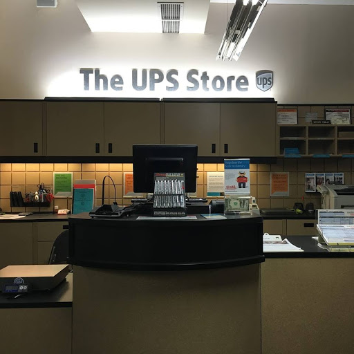 Shipping and Mailing Service «The UPS Store», reviews and photos, 162 Elmora Ave, Elizabeth, NJ 07202, USA