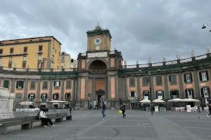 Piazza Dante image