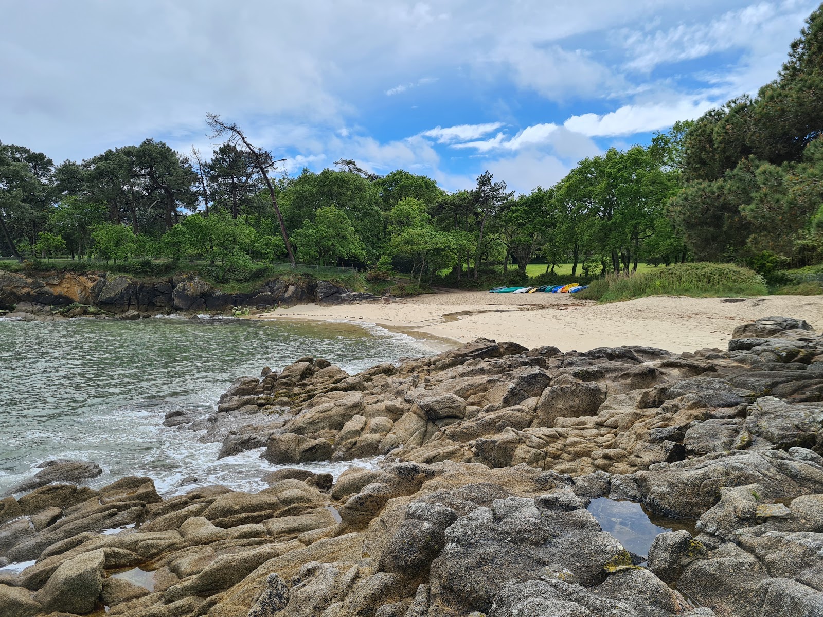 Foto van Plage de Bot-Conan met kleine baai