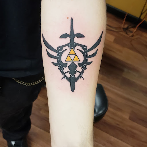 Tattoo Shop «Hollyweird Tattoos», reviews and photos, 569 GA-138, Jonesboro, GA 30236, USA