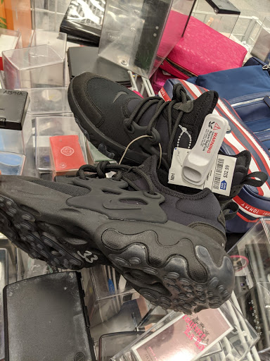 Clothing Store «Ross Dress for Less», reviews and photos, 17084 Slover Ave, Fontana, CA 92337, USA