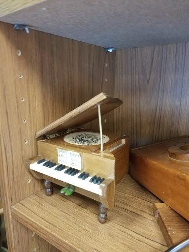 Thrift Store «Union Gospel Mission Store», reviews and photos, 885 Commercial St NE, Salem, OR 97301, USA