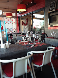Atmosphère du Restaurant de fruits de mer Le Poisson Rouge à Les Sables-d'Olonne - n°19