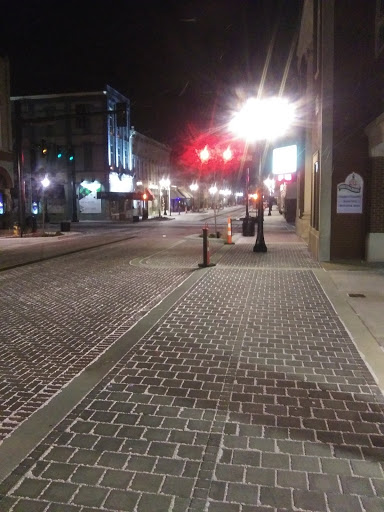 Restaurant «The Gaslight Pizza & Grill», reviews and photos, 328 E 4th St, Huntingburg, IN 47542, USA