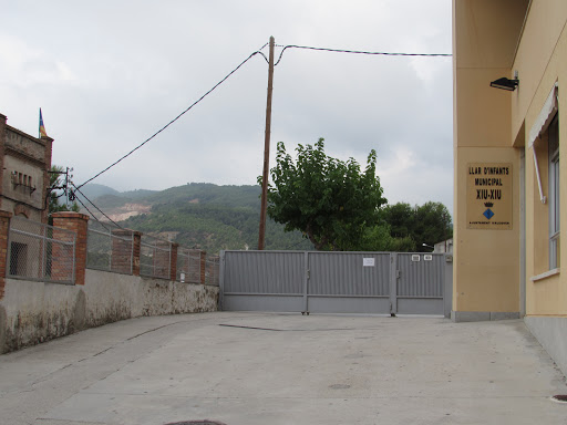Llar d'Infants Municipal Xiu Xiu, Centro de cuidado diurno en Alcover,Tarragona