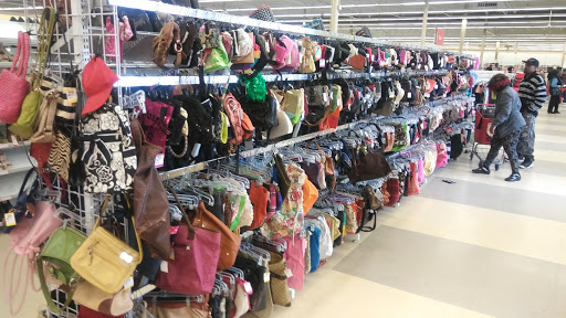 Thrift Store «Savers», reviews and photos, 1925 E Joppa Rd, Parkville, MD 21234, USA