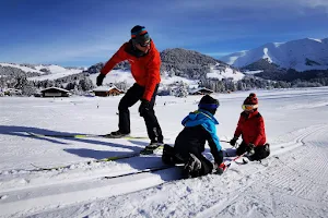 Monitrice.fr - Stages Trappeurs 4/13 Ans Ski School - Trapper Courses image