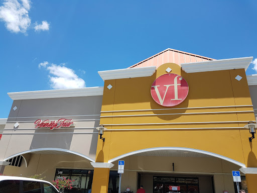 Shopping Mall «The Lake Buena Vista Factory Stores», reviews and photos, 15657 S Apopka Vineland Rd, Orlando, FL 32821, USA