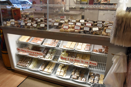 Gift Shop «Geneva Gifts», reviews and photos, 150 Broad St, Lake Geneva, WI 53147, USA