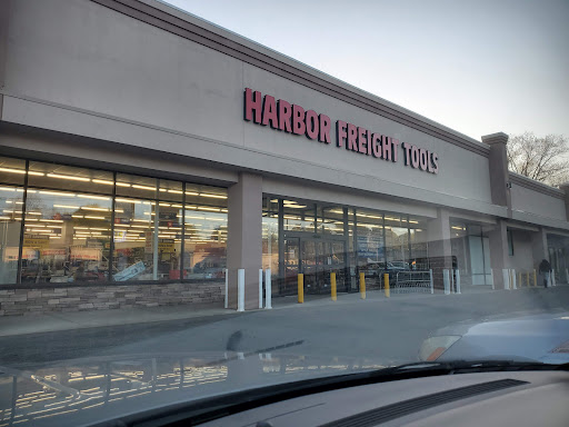 Hardware Store «Harbor Freight Tools», reviews and photos, 356 S Broadway STE 3, Salem, NH 03079, USA