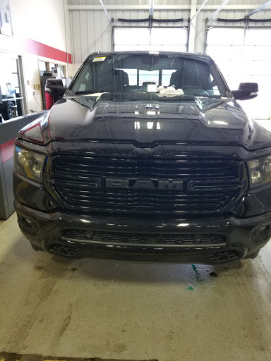 Car Dealer «LaFontaine Chrysler Dodge Jeep Ram of Fenton», reviews and photos, 15123 North Rd, Fenton, MI 48430, USA