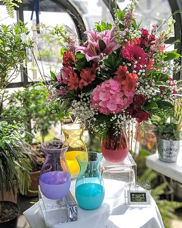 Florist «Wood Bros Flrsts Inc», reviews and photos, 651 Bridge St, Lowell, MA 01850, USA