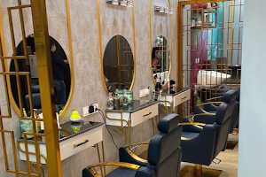 LemonGrass Salons image