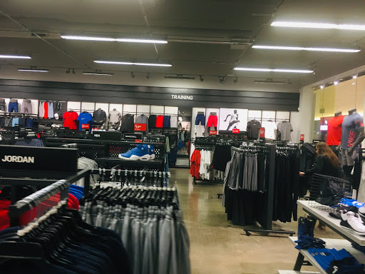 Sporting Goods Store «Nike Factory Store», reviews and photos, 3000 Grapevine Mills Pkwy #611, Grapevine, TX 76051, USA