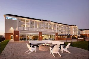 Wyndham Newport Hotel image