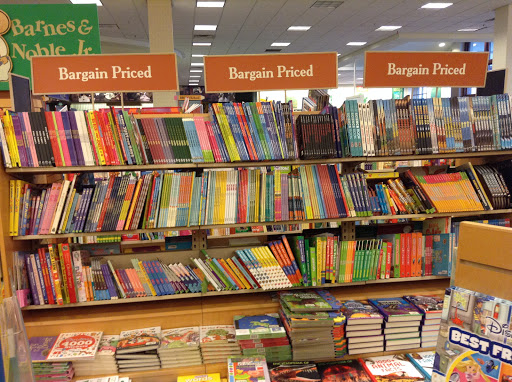 Book Store «Barnes & Noble», reviews and photos, 270 Buckland Hills Dr #1024, Manchester, CT 06040, USA