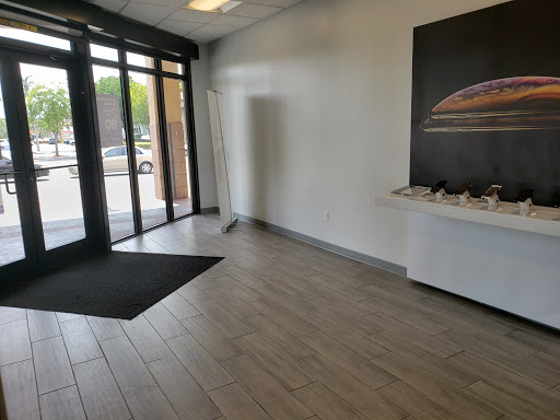 Cell Phone Store «MetroPCS Corporate Store», reviews and photos, 7780 NW 25th St, Miami, FL 33126, USA