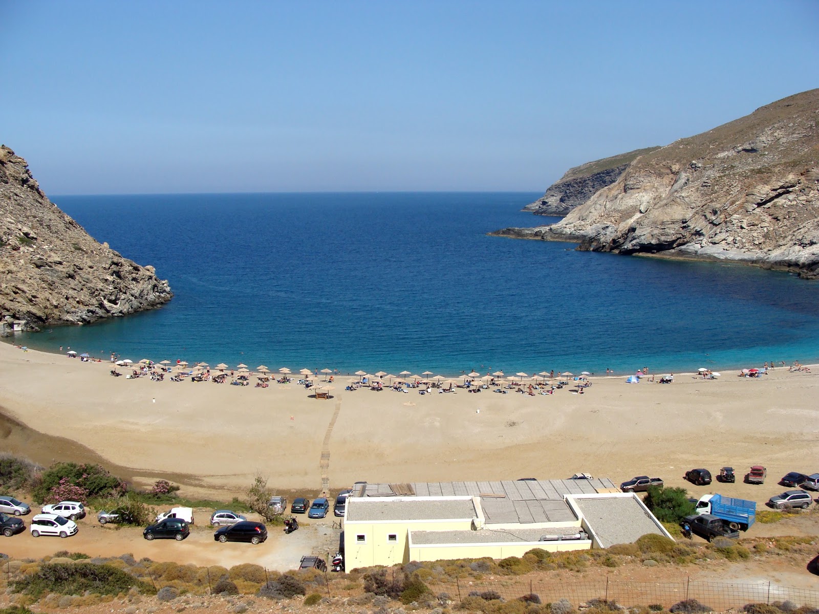 Photo of Zorkos beach backed by cliffs