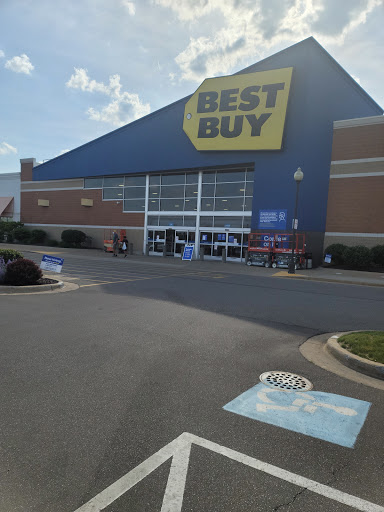 Electronics Store «Best Buy», reviews and photos, 12765 Harper Village Dr #160, Battle Creek, MI 49014, USA