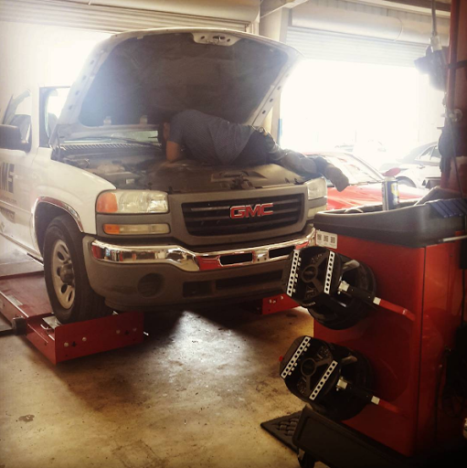 Auto Repair Shop «Hi-Tech Car Care», reviews and photos, 2924 E Thomas Rd, Phoenix, AZ 85016, USA