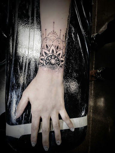 Tattoo Shop «The Canvas Tattoo & Piercing Studio», reviews and photos, 6880 Boudin St NE #170, Prior Lake, MN 55372, USA