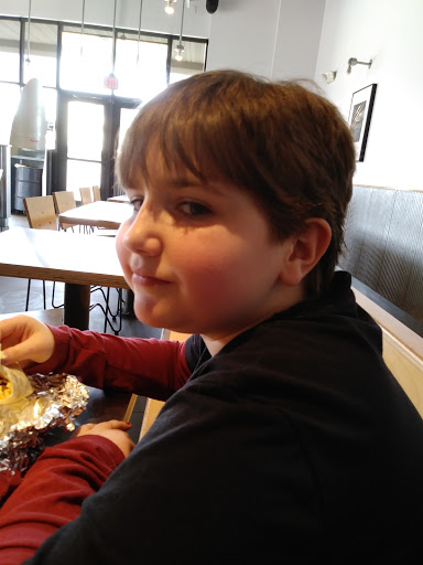 Mexican Restaurant «Chipotle Mexican Grill», reviews and photos, 4402 Montgomery Rd, Cincinnati, OH 45212, USA