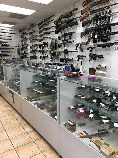 Gun Shop «South Dade Jewelry & Gun Exchange», reviews and photos, 20848 S Dixie Hwy, Miami, FL 33189, USA