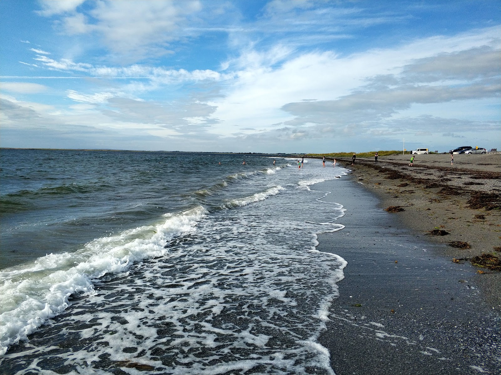 Foto de Traught Beach - lugar popular entre os apreciadores de relaxamento