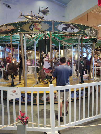 Sporting Goods Store «Bass Pro Shops», reviews and photos, 10501 Palm River Rd, Tampa, FL 33619, USA