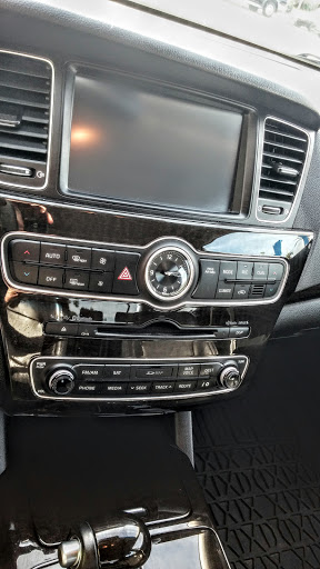 Oil Change Service «GENIE CAR WASH & LUBE - W POINT LOM», reviews and photos, 3949 W Point Loma Blvd, San Diego, CA 92110, USA