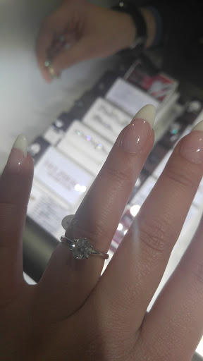 Jewelry Store «Helzberg Diamonds», reviews and photos, 1598 Willowbrook Dr, Houston, TX 77070, USA