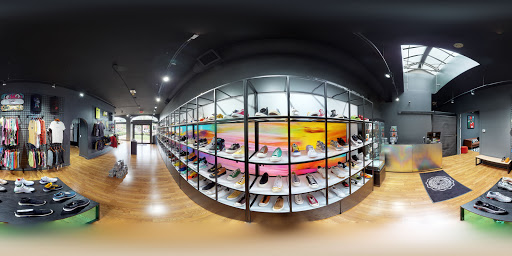 Shoe Store «Corporate», reviews and photos, 2643 Erie Ave, Cincinnati, OH 45208, USA