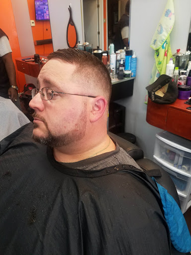 Barber Shop «Marlos Barbershop», reviews and photos, 5917 E 86th St, Indianapolis, IN 46250, USA