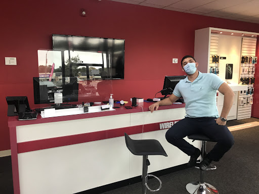 Cell Phone Store «Verizon Authorized Retailer - Wireless Zone», reviews and photos, 110 E Street Rd, Feasterville-Trevose, PA 19053, USA