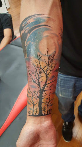 Tattoo Shop «Beautiful Sin Tattoos», reviews and photos, 245 N Queen St, Lancaster, PA 17603, USA