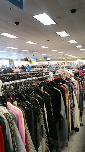Clothing Store «Ross Dress for Less», reviews and photos, 8464 W Hillsborough Ave, Tampa, FL 33615, USA