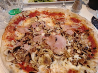 Pizza du Restaurant italien La Bella Vita à Saint-Gilles-Croix-de-Vie - n°17