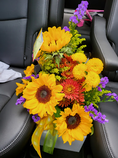 Florist «McKenzie Street Florist & Specialty Rental, LLC», reviews and photos, 201 S McKenzie St, Foley, AL 36535, USA