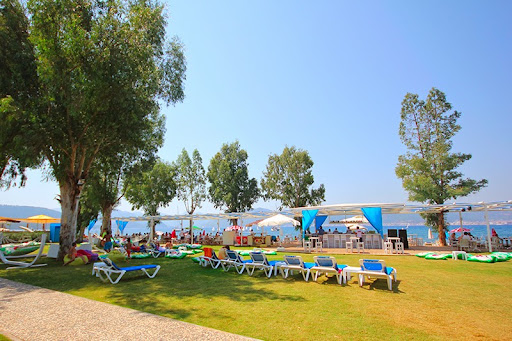 Beluga Beach Club / Restaurant