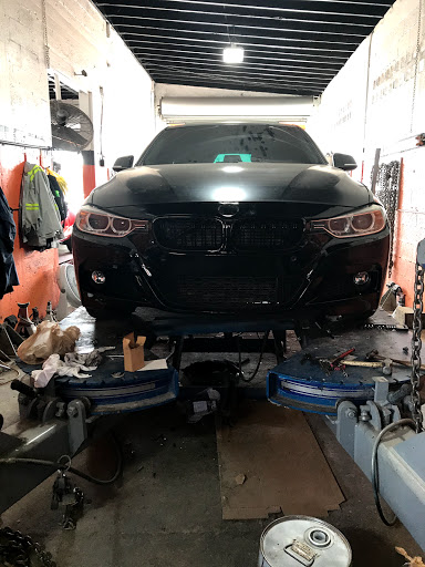 Auto Repair Shop «Magic Touch Auto Body Shop», reviews and photos, 10325 NW 7th Ave, Miami, FL 33150, USA