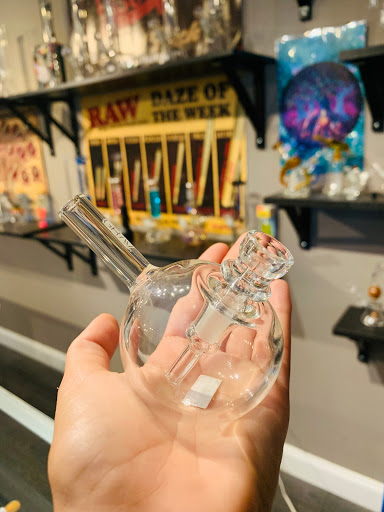 Tobacco Shop «Kush Cloud Smoke Shop», reviews and photos, 2118 W Busch Blvd, Tampa, FL 33612, USA