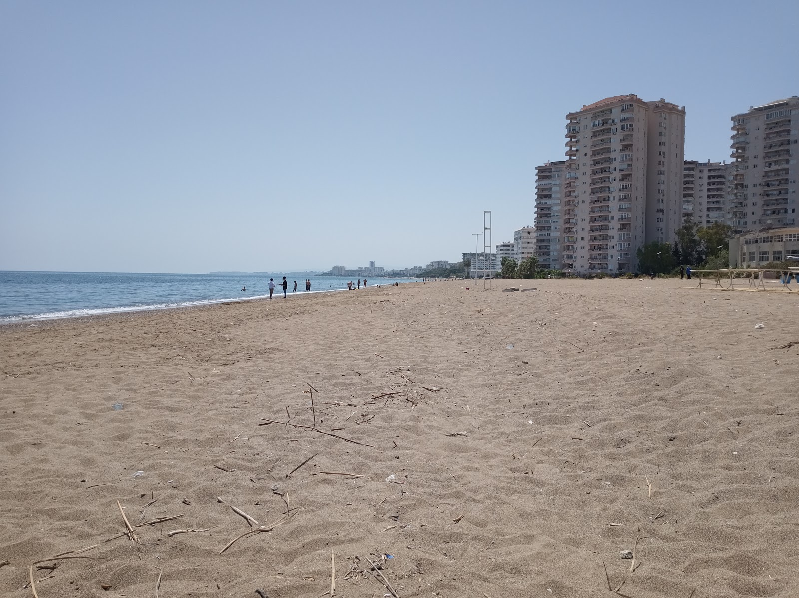 Foto di Mezitli beach II con una superficie del sabbia luminosa